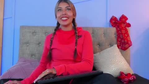 Snapshot of georgina_coule chatting on January 3, 6:14 pm Georgina Coule online show from January 3, 6:14 pm