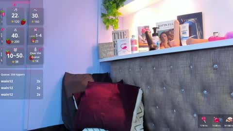 Snapshot of georgina_coule chatting on February 5, 6:15 pm Georgina Coule online show from February 5, 6:15 pm