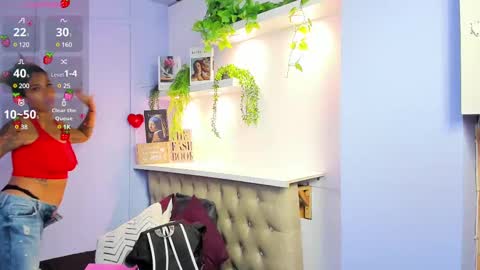 Snapshot of georgina_coule chatting on March 1, 12:01 pm Georgina Coule online show from March 1, 12:01 pm
