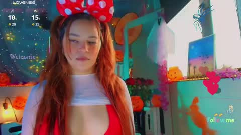 georgina_moschino online show from October 15, 10:21 pm