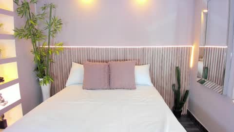 GeorginaReyes  online show from September 29, 11:20 pm