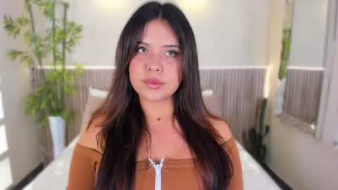 GeorginaReyes  online show from June 22, 10:40 pm