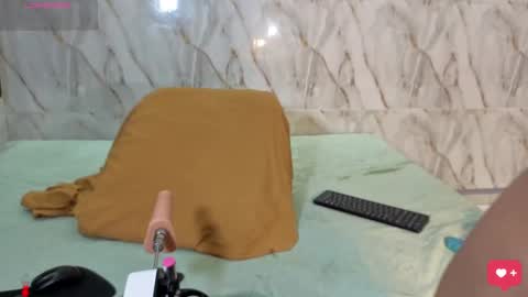 Georgina  online show from October 4, 8:40 pm