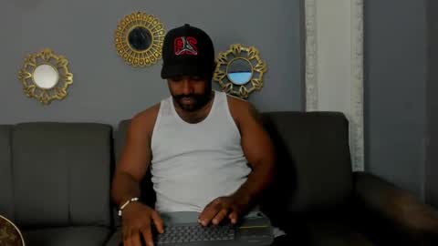 Snapshot of gerald_scott7 chatting on November 19, 3:39 am GERALD online show from November 19, 3:39 am