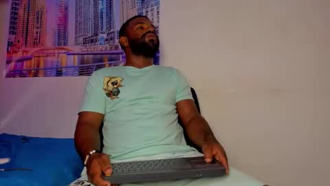 Snapshot of gerald_scott7 chatting on November 21, 3:49 am GERALD online show from November 21, 3:49 am