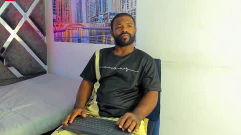 Snapshot of gerald_scott7 chatting on December 3, 3:25 am GERALD online show from December 3, 3:25 am