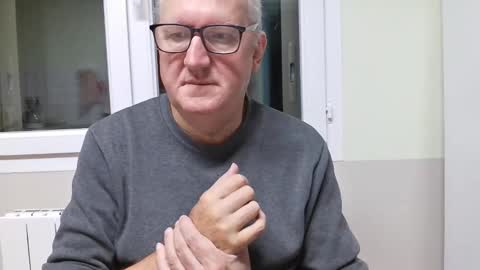 Snapshot of gerardlp131313 chatting on November 3, 8:43 pm gerardlp131313 online show from November 3, 8:43 pm