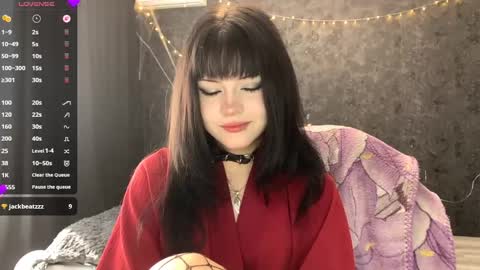 Snapshot of germainebourlier chatting on May 28, 6:43 am EmelyWoodes online show from May 28, 6:43 am