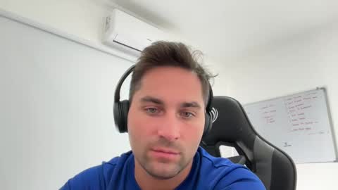 Snapshot of german_pecol chatting on February 18, 1:44 pm german_pecol online show from February 18, 1:44 pm