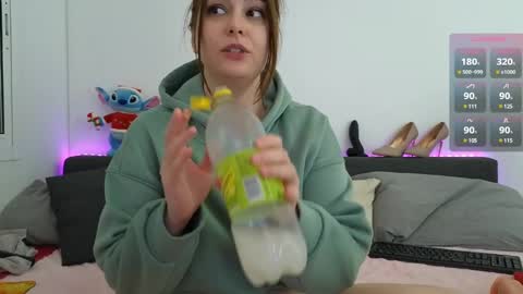 Snapshot of germangirl1996 chatting on December 26, 11:03 pm Nadine online show from December 26, 11:03 pm