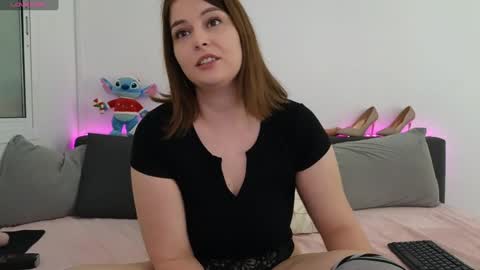 Snapshot of germangirl1996 chatting on January 6, 5:16 pm Nadine online show from January 6, 5:16 pm