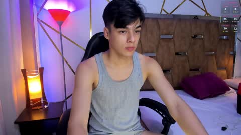 Snapshot of gerony_ chatting on April 1, 9:23 pm Geronimo online show from April 1, 9:23 pm