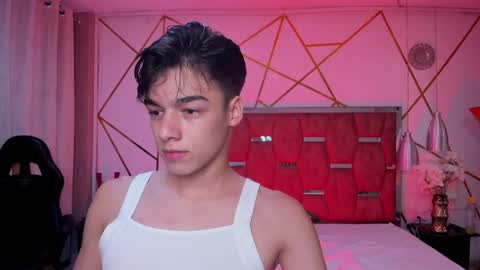 Snapshot of gerony_ chatting on April 4, 8:39 pm Geronimo online show from April 4, 8:39 pm