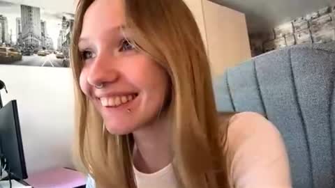 Sophie online show from June 29, 4:52 am