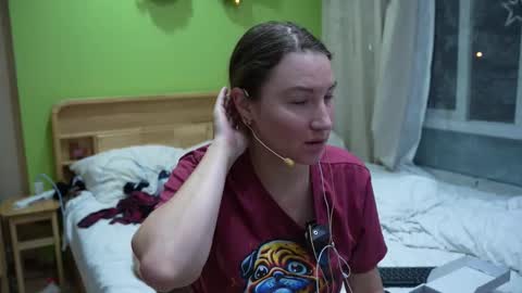 Snapshot of gessifossa chatting on September 12, 12:05 pm Anna online show from September 12, 12:05 pm