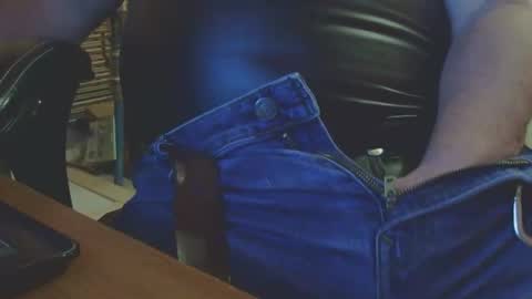 Snapshot of geterdone69mmm chatting on March 1, 10:56 pm geterdone69mmm online show from March 1, 10:56 pm