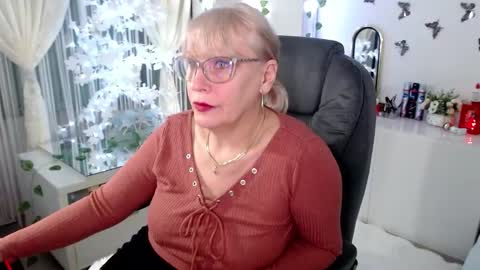 Ghertrudequeen online show from December 15, 4:39 am