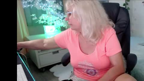 Ghertrudequeen online show from June 4, 4:40 am