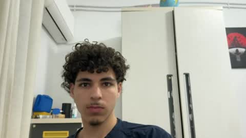 Snapshot of ghilassss chatting on February 20, 12:18 am ghilassss online show from February 20, 12:18 am