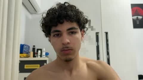 Snapshot of ghilassss chatting on March 1, 1:24 pm ghilassss online show from March 1, 1:24 pm