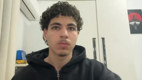 Snapshot of ghilassss chatting on March 18, 11:02 am ghilassss online show from March 18, 11:02 am