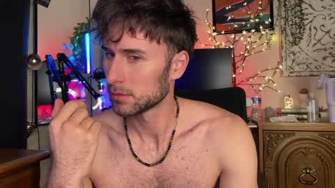 Snapshot of ghostdaddy9 chatting on November 1, 2:35 am big boy ghost face online show from November 1, 2:35 am