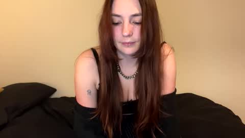 Snapshot of ghostpetal chatting on March 16, 12:17 am ghostpetal online show from March 16, 12:17 am