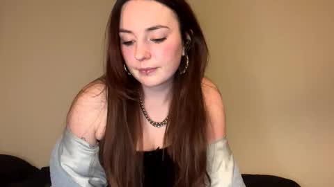 Snapshot of ghostpetal chatting on March 23, 12:25 am ghostpetal online show from March 23, 12:25 am