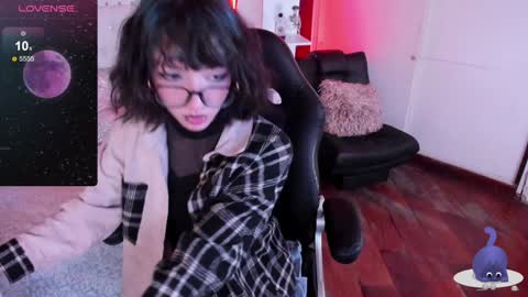 Allison  online show from December 10, 8:38 pm