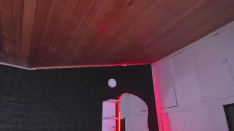 Allison  online show from January 17, 1:15 am