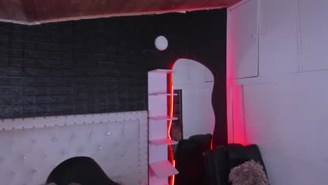 Allison  online show from January 18, 1:30 am