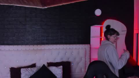 Allison  online show from January 22, 1:20 am