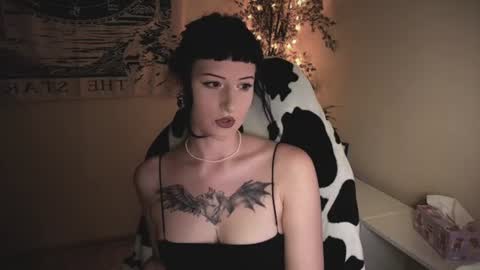 ghoticspectre online show from June 13, 4:16 pm
