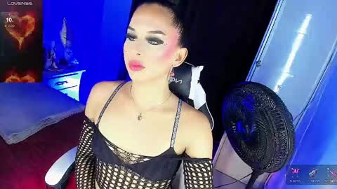 Snapshot of gia21xxx chatting on June 6, 3:55 am Gia Ferrara online show from June 6, 3:55 am