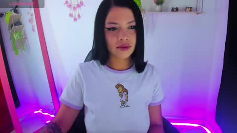 giaaaa   online show from November 15, 10:37 pm