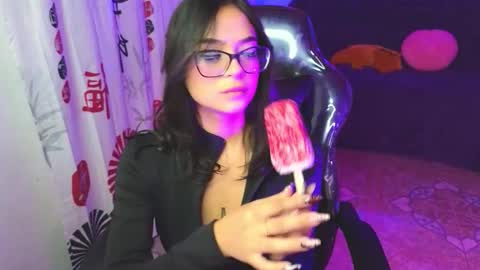 gia_flame_ online show from October 31, 3:18 am