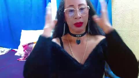 Gia  online show from June 6, 10:25 pm