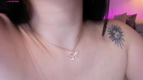 Snapshot of gia_lowry chatting on December 21, 6:12 pm Gia lowry online show from December 21, 6:12 pm