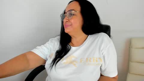 nahomi online show from January 4, 4:33 am