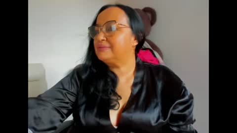 nahomi online show from March 3, 9:48 pm