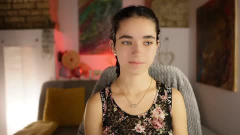 Snapshot of gia_paige18 chatting on December 6, 12:05 pm Gia Paige18 online show from December 6, 12:05 pm