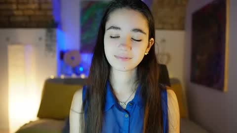 Snapshot of gia_paige18 chatting on December 19, 8:13 am Gia Paige18 online show from December 19, 8:13 am