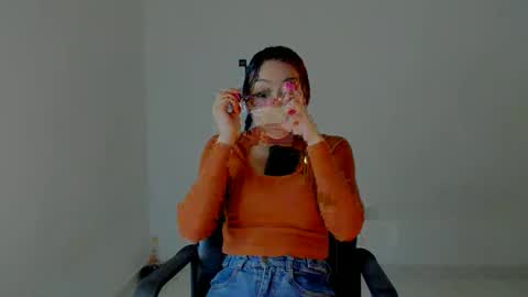 GIA WHITE Independet  online show from March 18, 3:37 pm