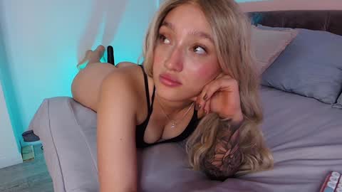 Gia online show from January 22, 2:35 pm