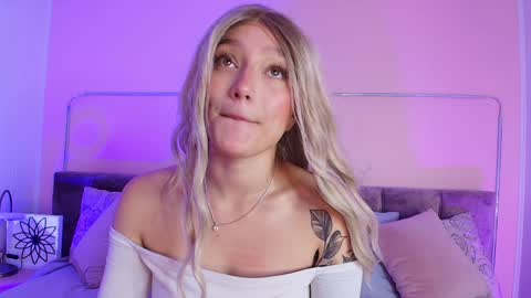 Gia online show from January 23, 11:37 am