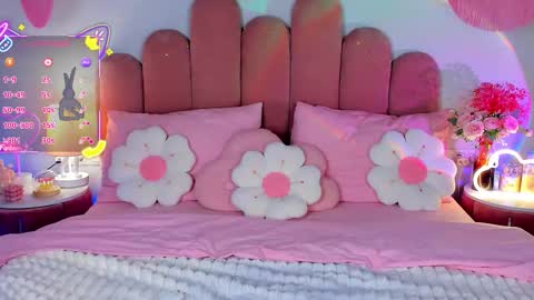 Snapshot of giacale chatting on November 18, 2:54 pm Gia online show from November 18, 2:54 pm