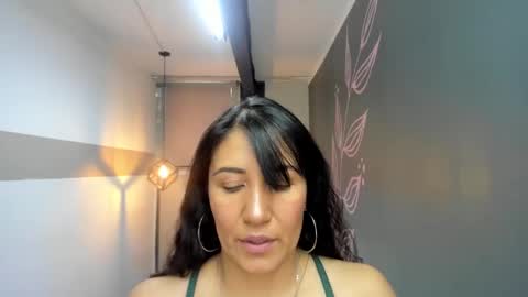 G I A  FOX online show from January 31, 12:07 pm