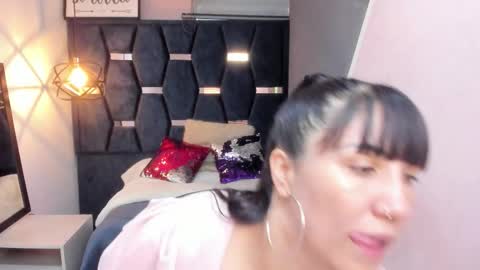 G I A  FOX online show from September 14, 12:37 pm