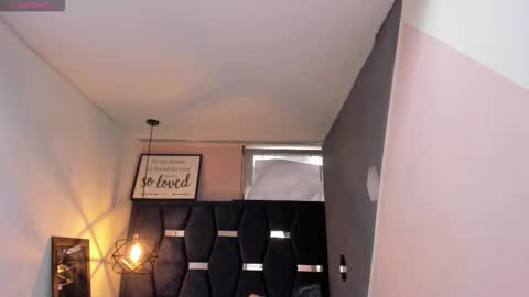 G I A  FOX online show from October 10, 4:06 pm