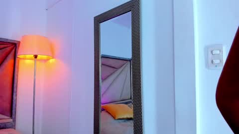 Gia  online show from December 21, 2:41 am